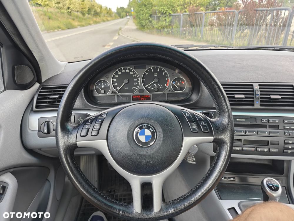BMW Seria 3 325i - 31