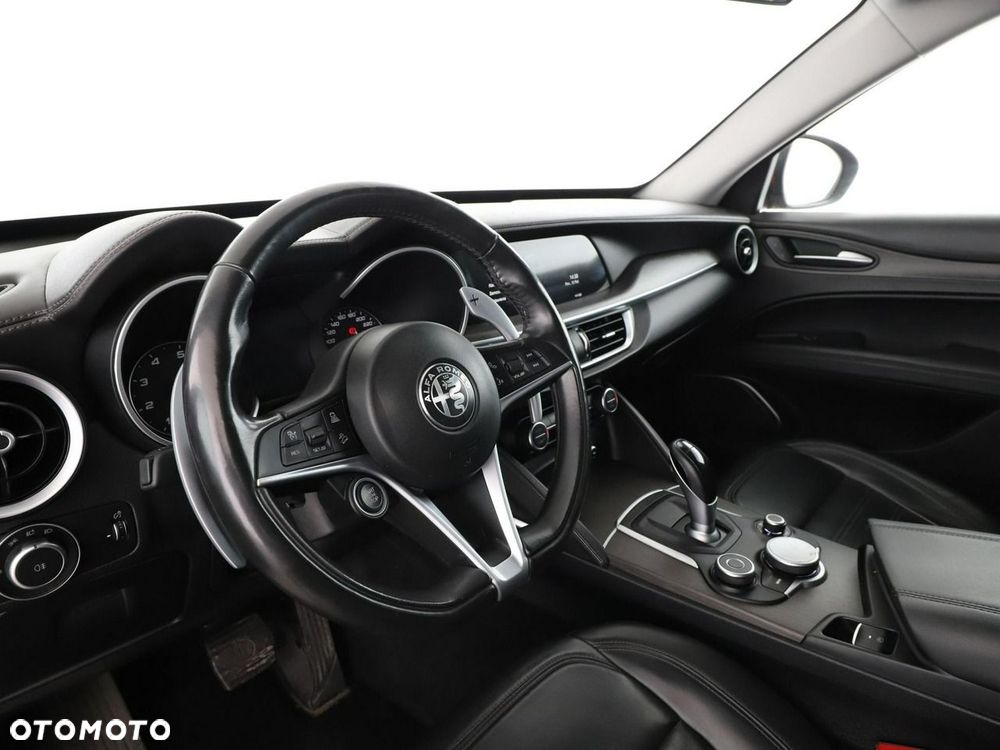 Alfa Romeo Stelvio 2.0 Turbo 16V AT8-Q4 Lusso - 15