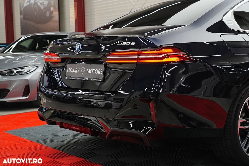 BMW Seria 5 550e xDrive AT PHEV - 17