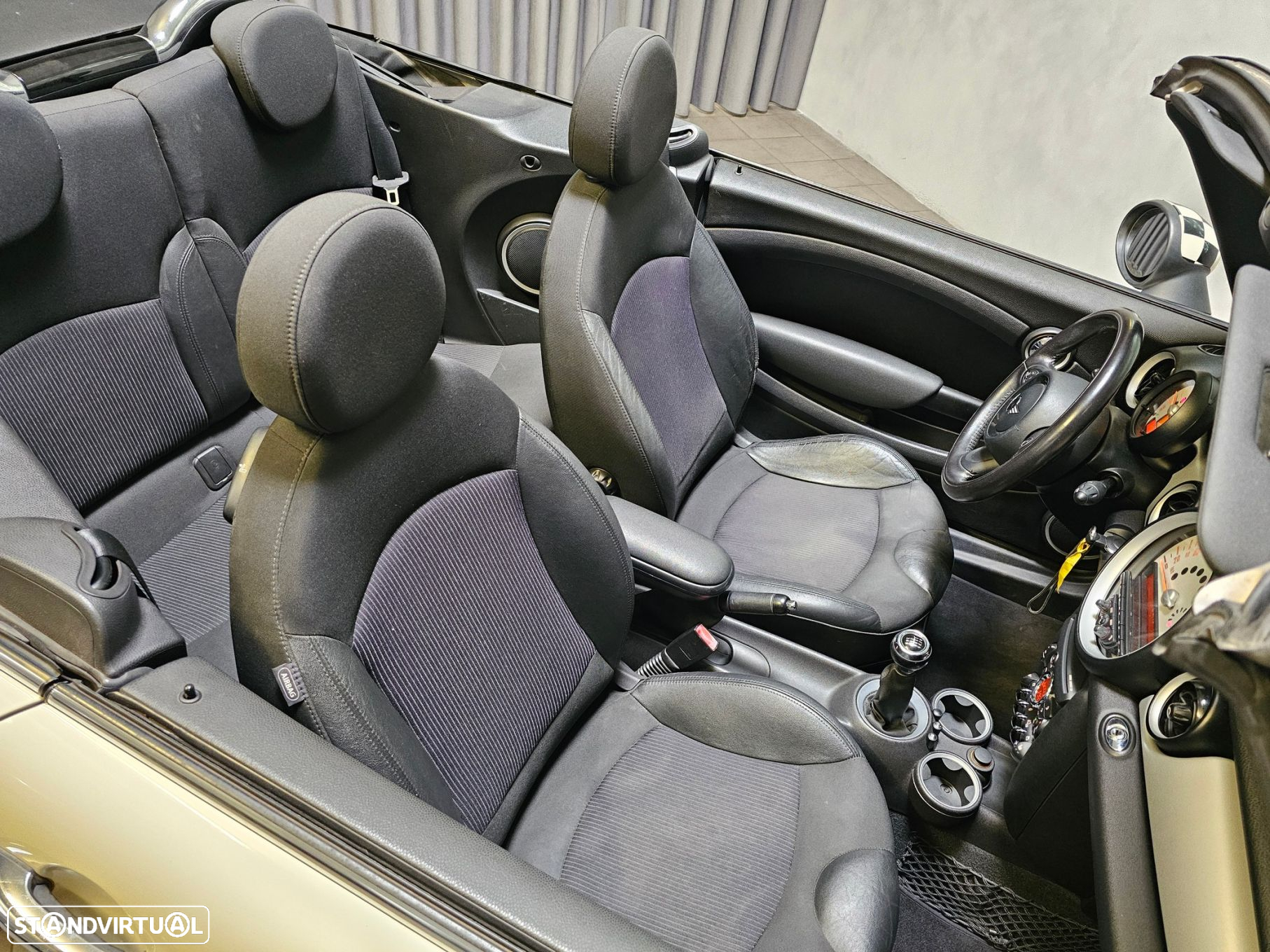 MINI Cabrio Cooper D - 23