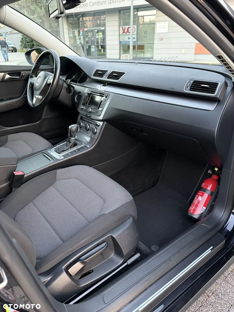 Volkswagen Passat 2.0 TDI Comfortline DSG - 9