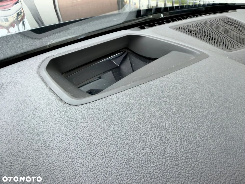 BMW Seria 7 - 37