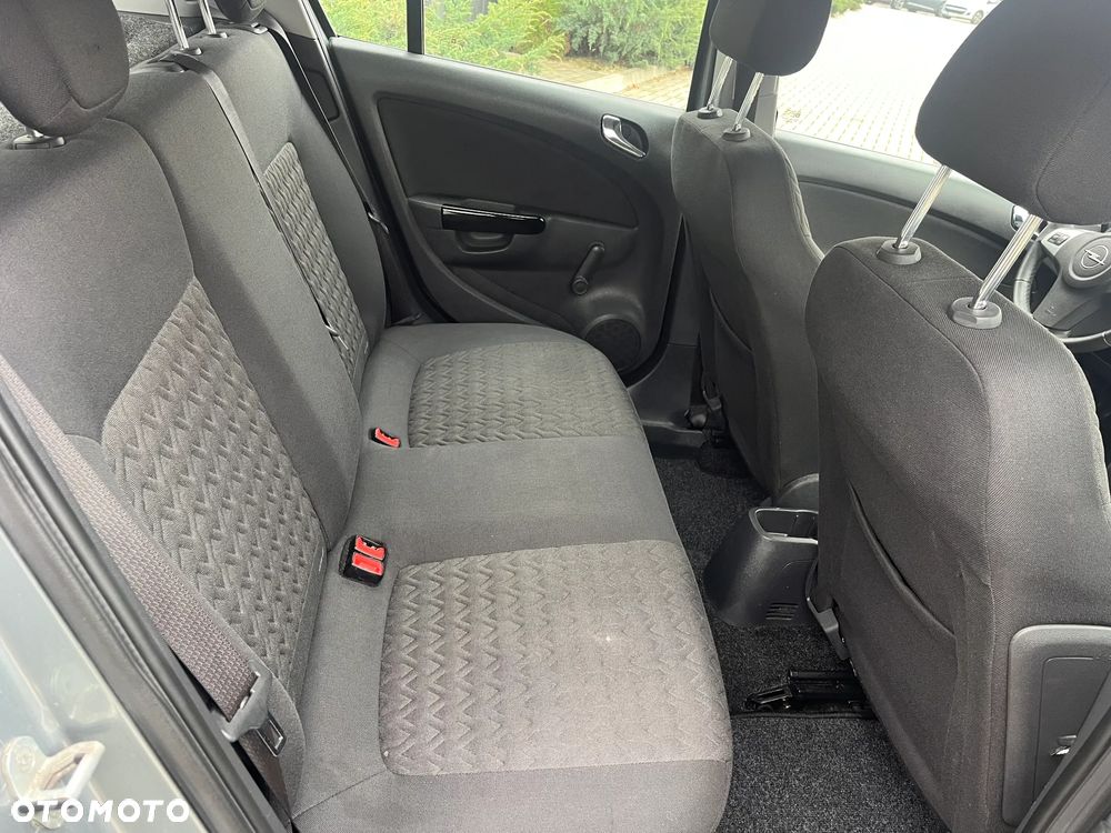 Opel Corsa 1.2 16V Cosmo - 19