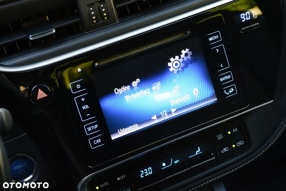 Toyota Auris 1.8 HSD Prestige - 12