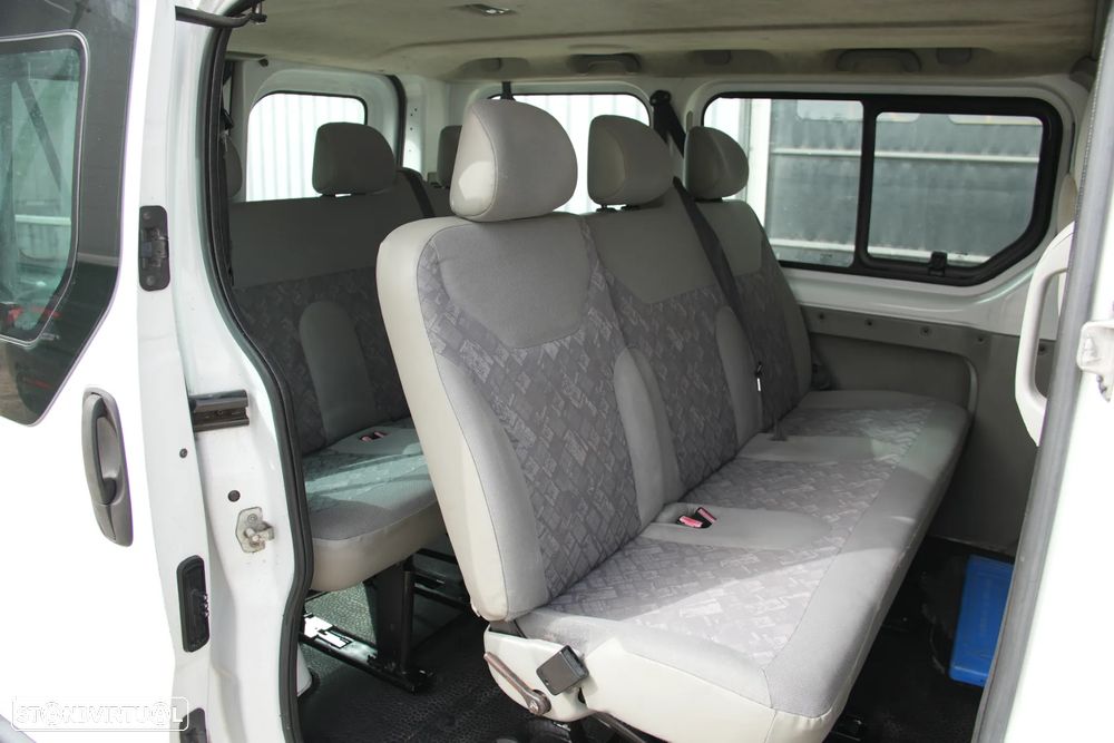 Opel Vivaro 9Lugares 1.9DTI 101cv - 11