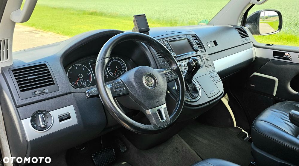 Volkswagen Multivan - 9