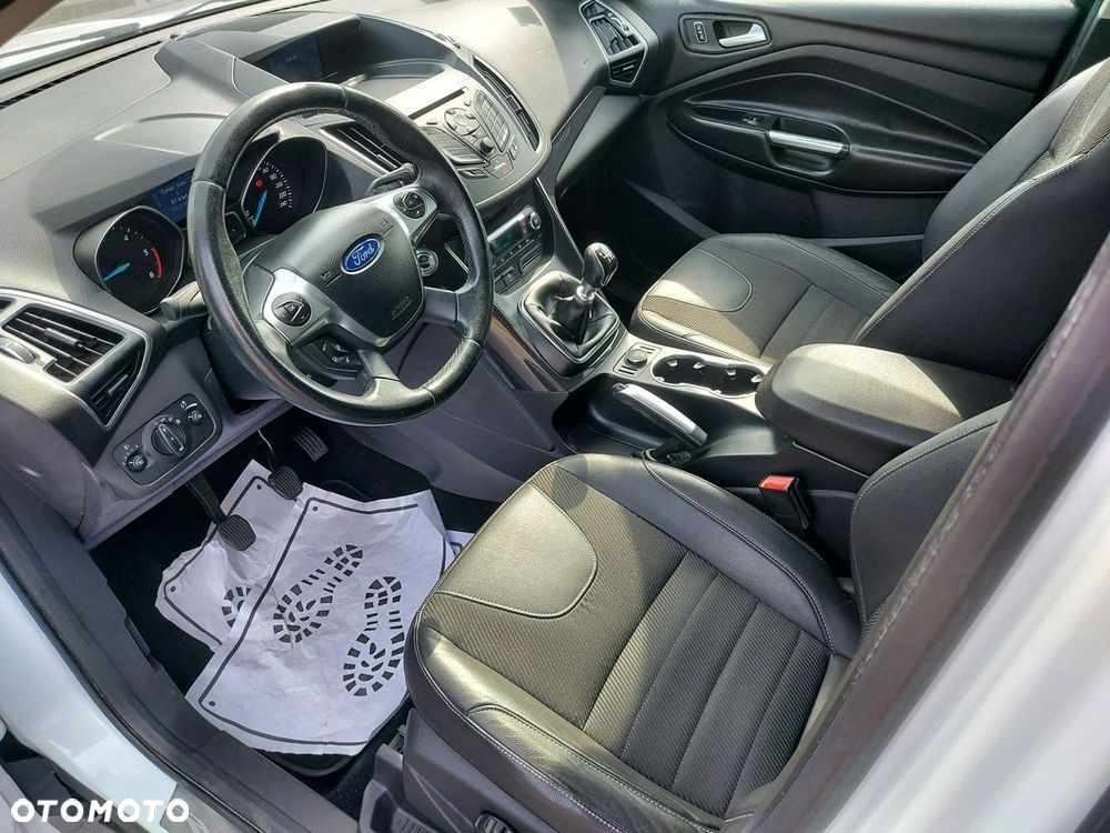 Ford Kuga - 11