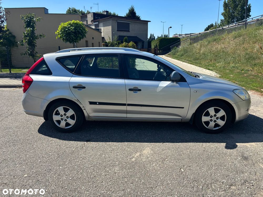 Kia Ceed 1.6 Crdi Comfort - 4