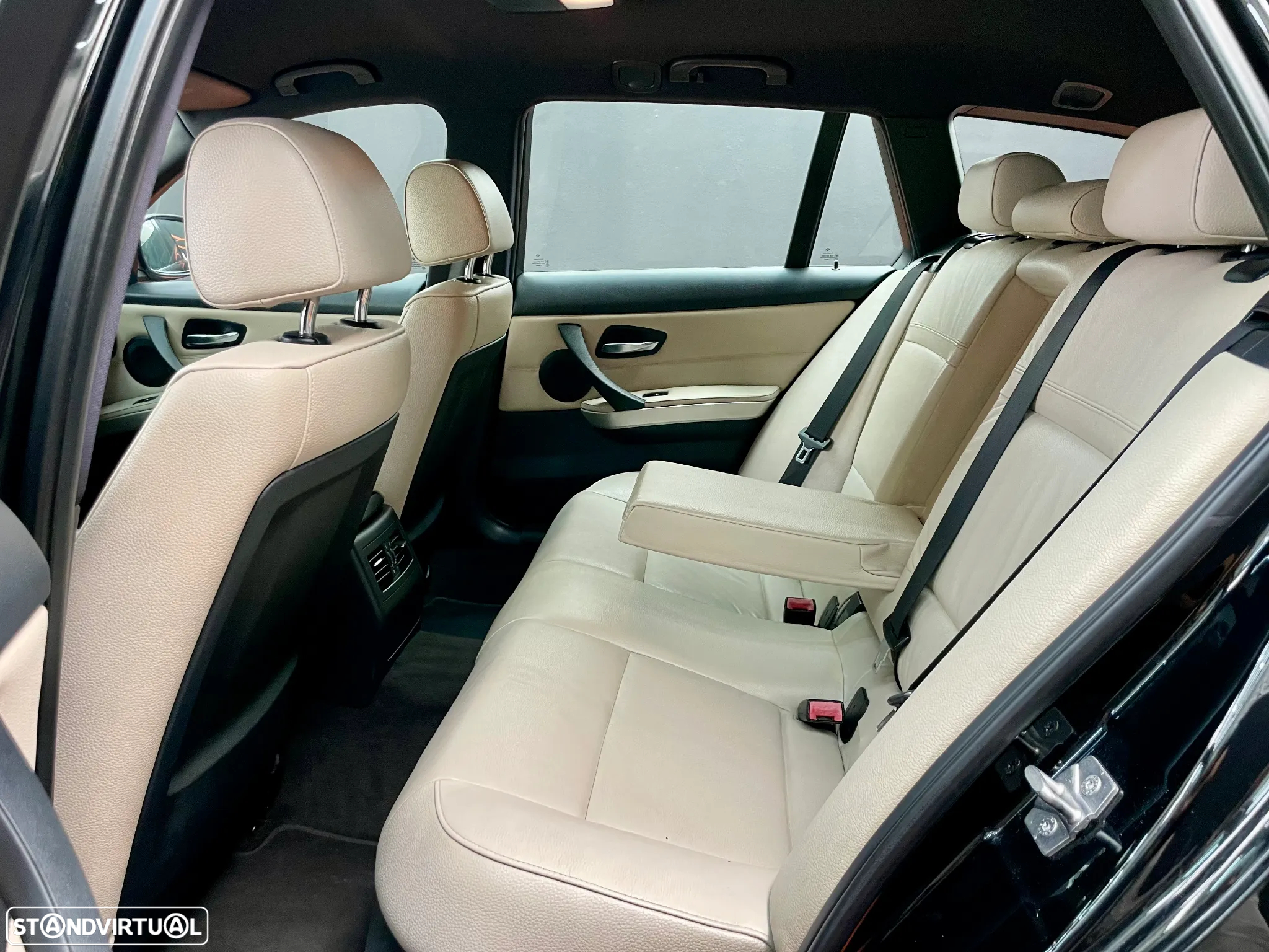 BMW 320 d Touring xDrive Navigation Auto - 6