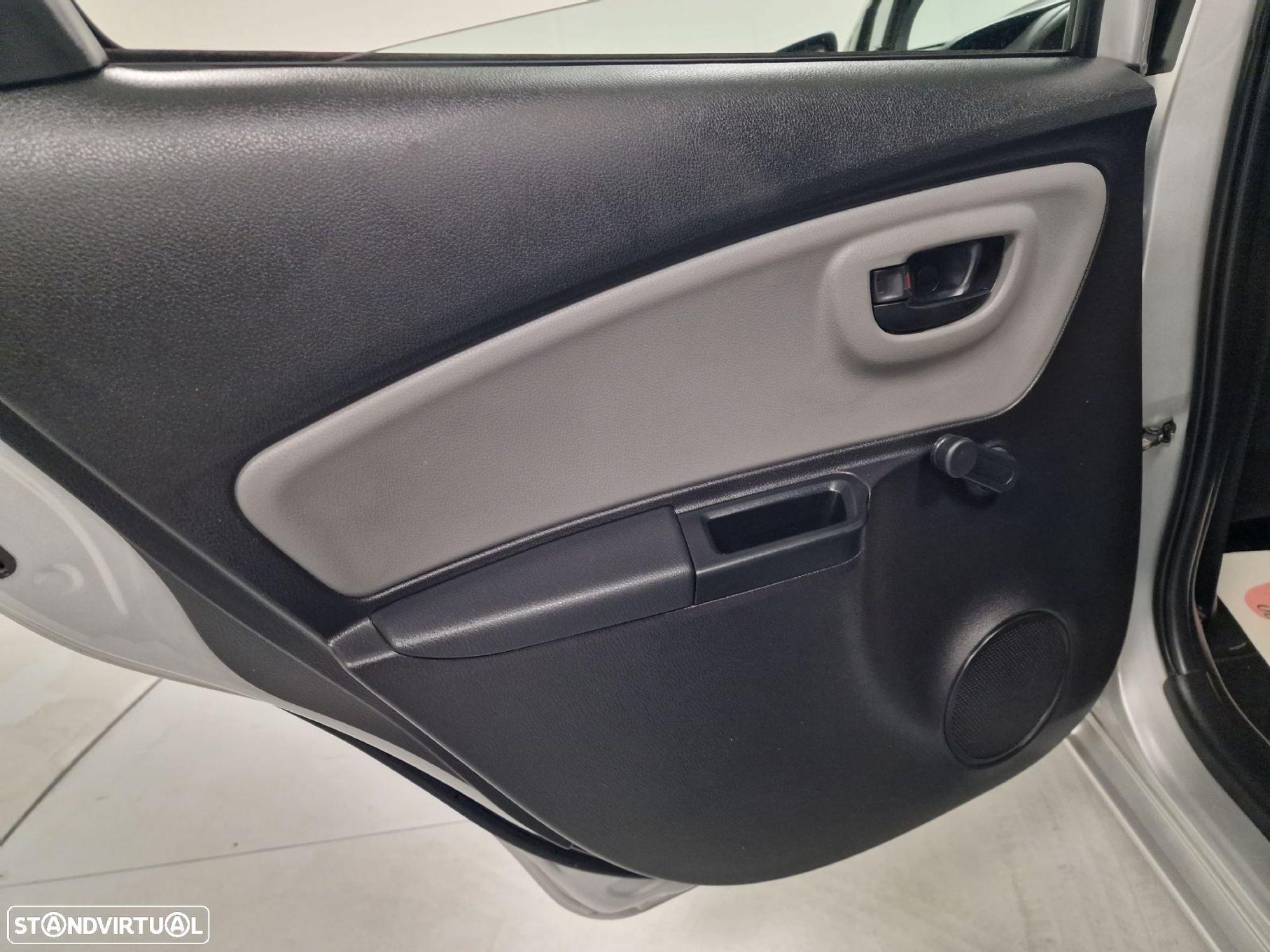 Toyota Yaris - 45