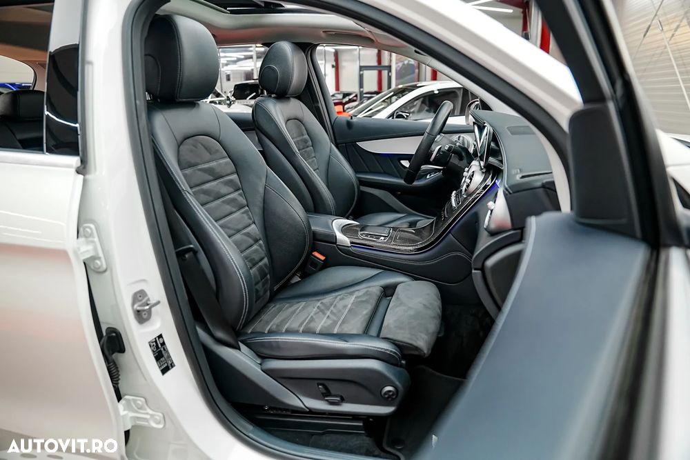 Mercedes-Benz GLC 300 e 4Matic 9G-TRONIC AMG Line Plus - 12