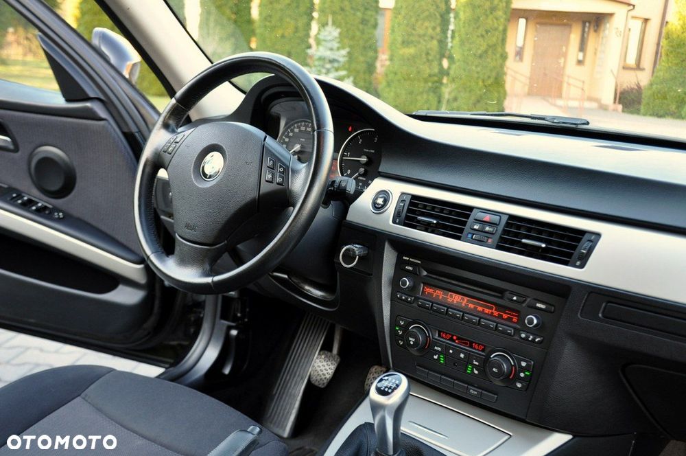 BMW Seria 3 - 25
