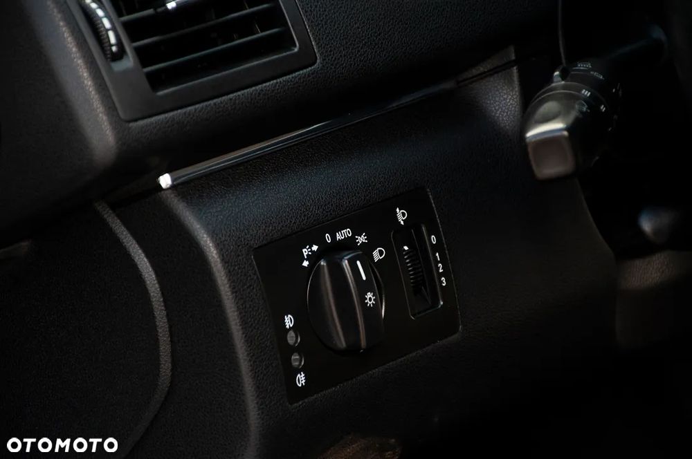 Mercedes-Benz Klasa B 180 CDI DPF Special Edition - 33
