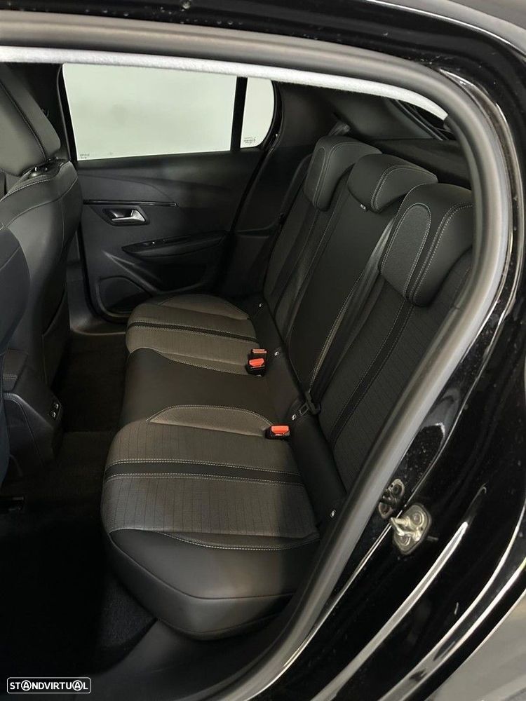 Peugeot 208 1.2 PureTech Allure - 13