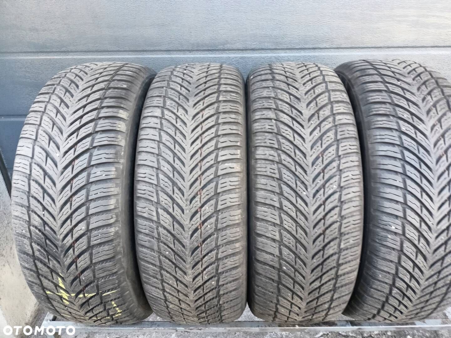 215/60R17 Nokian SeasonProof SUV komplet opon całoroczne 7,6mm - 1