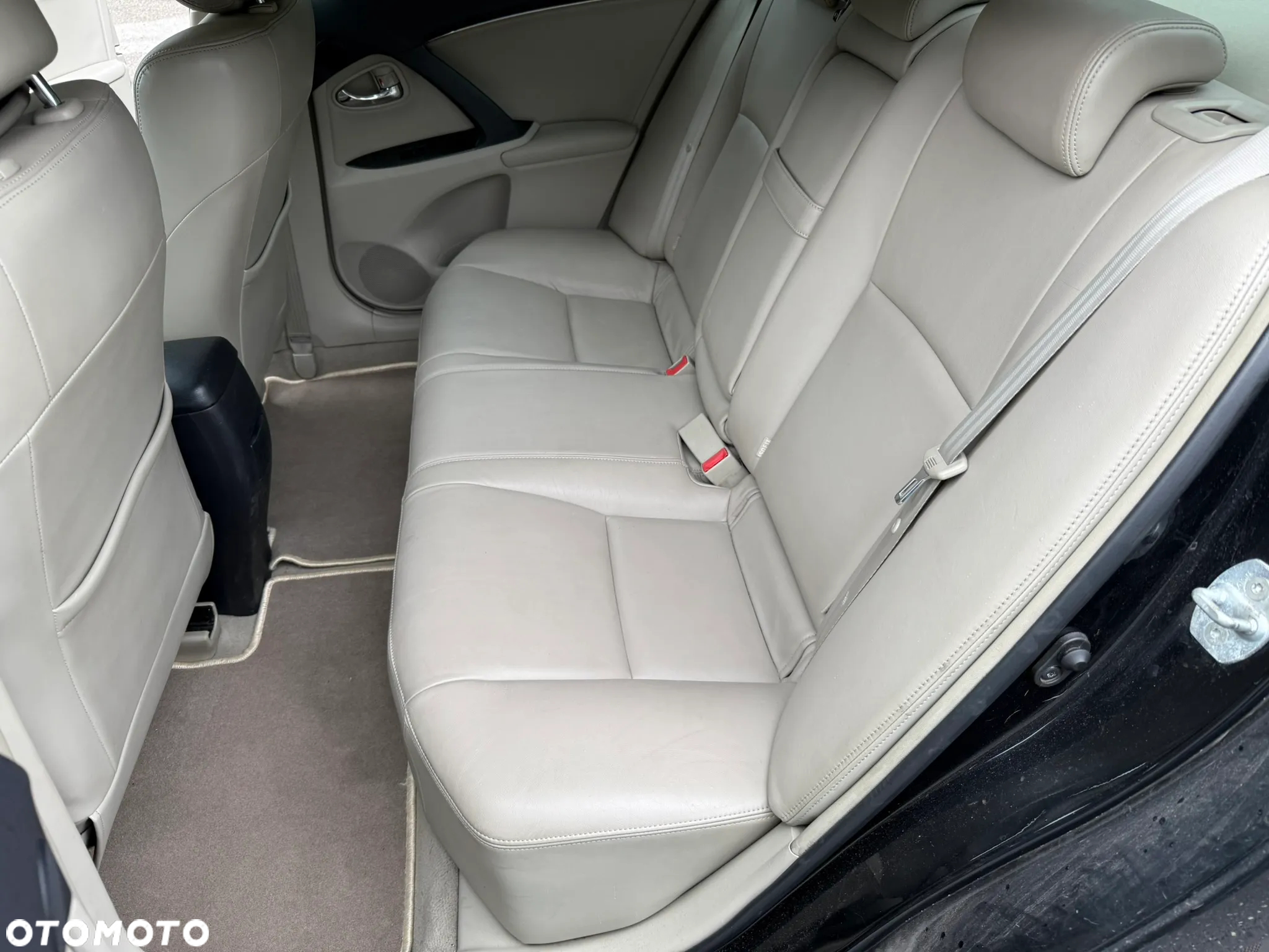 Toyota Avensis 2.0 Prestige NAVI MS - 26