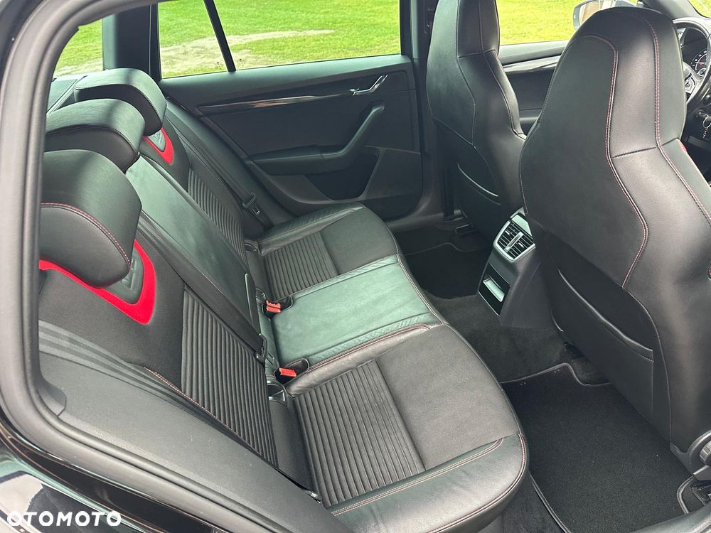 Skoda Octavia 2.0 TDI 4x4 DSG RS - 16