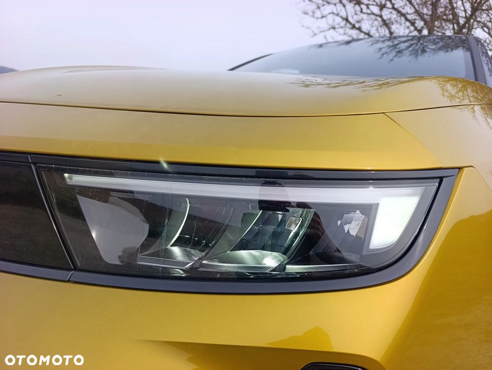 Opel Astra 1.2 Turbo Business Elegance - 11