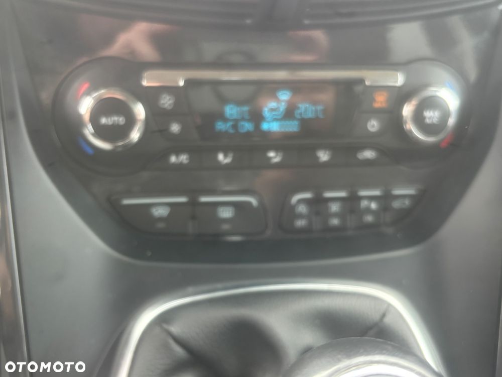 Ford Kuga 1.5 EcoBoost 2x4 Titanium - 29
