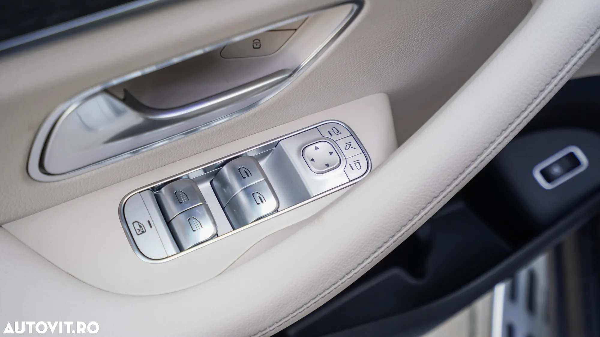 Mercedes-Benz GLS - 15