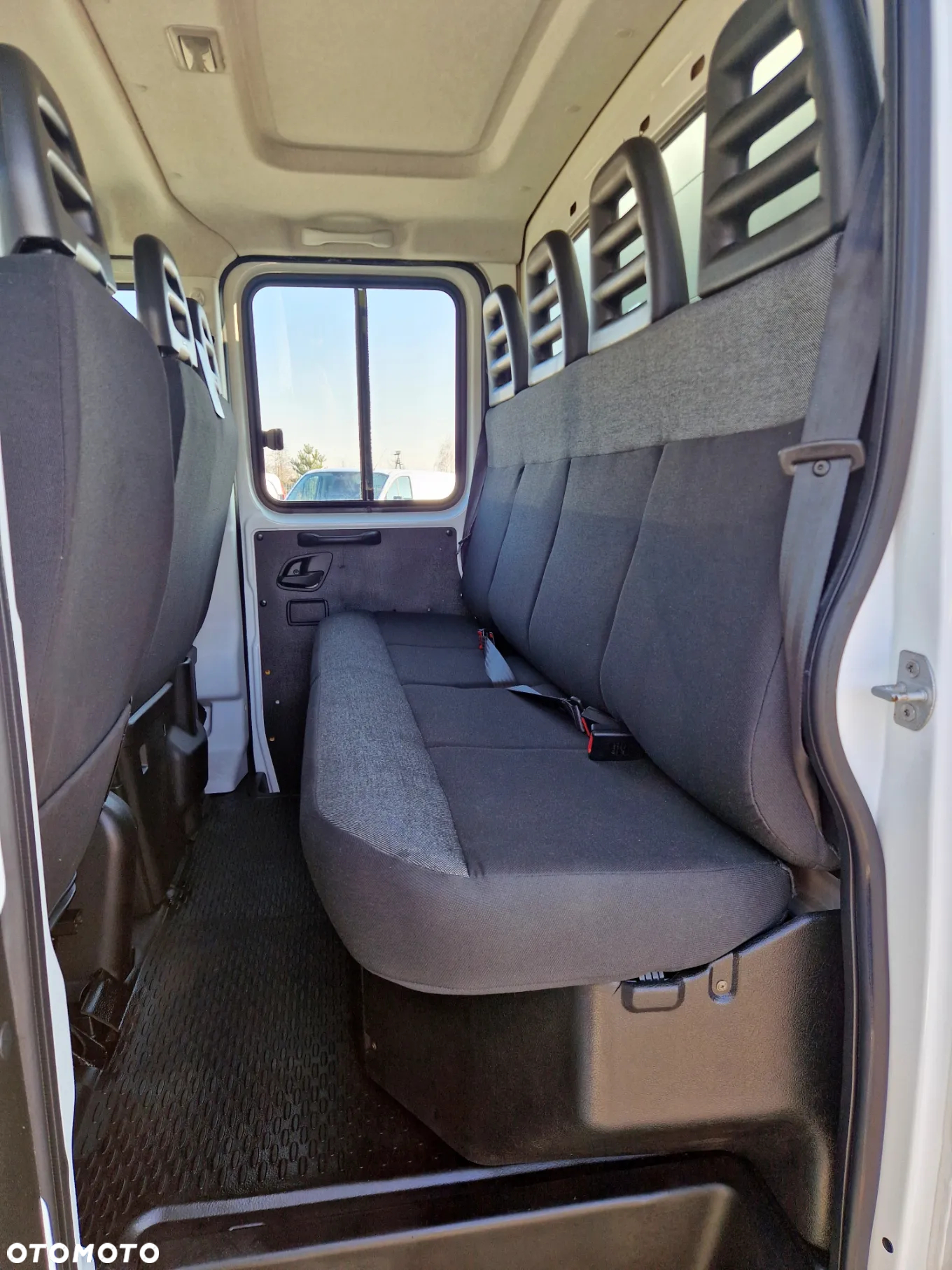 Iveco IVECO 35C13 2.3 HPI 130 KONNY KLIMA WEBASTO 8 BIEGOWY HIMATIC 7 OSOBOWA BRYGADÓWKA SKRZYNIA 3.5 METRA GWARANCJA - 16