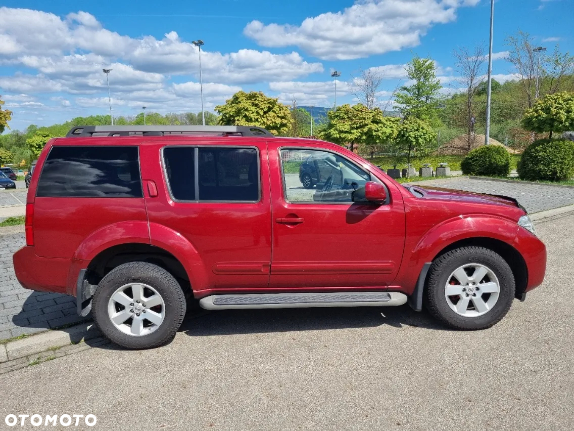Nissan Pathfinder 4.0 V6 LE - 5
