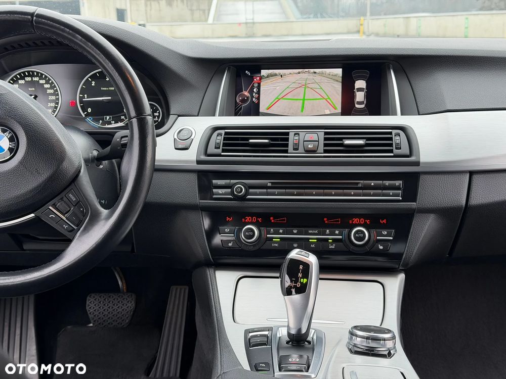 BMW Seria 5 518d - 11