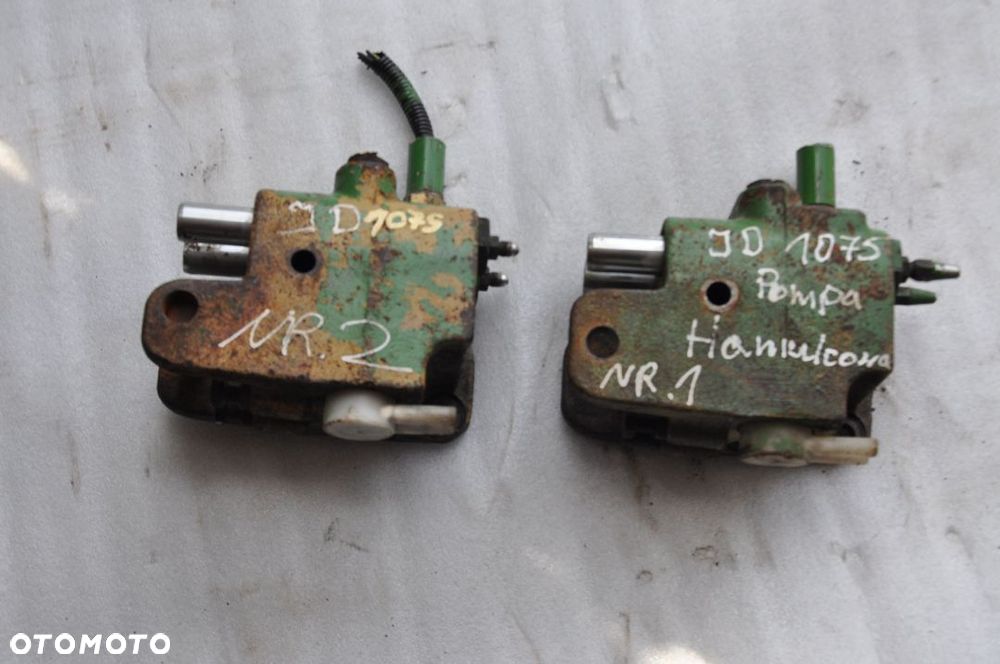 POMPA HAMULCOWA JOHN DEERE 1075 NR R54878 / R54879 - 1