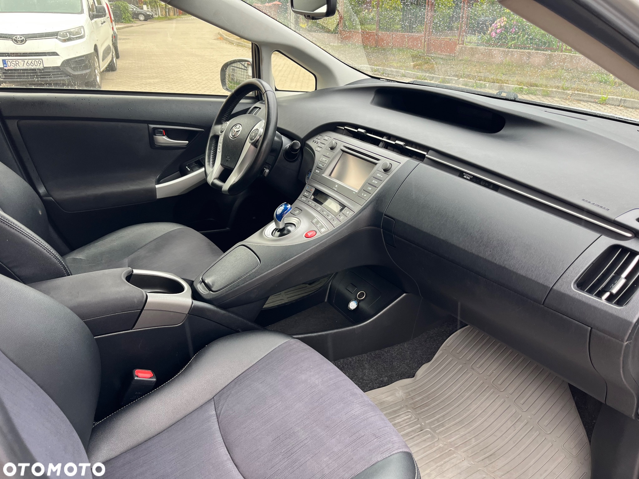 Toyota Prius (Hybrid) Comfort - 9