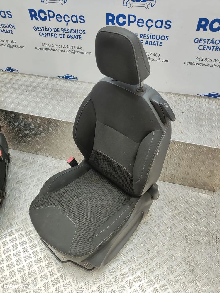 Conjunto Bancos Frontais Frente em Pele e Tecido Citroen DS3 Diesel 2009 - 2016 - 9