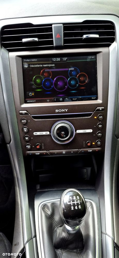 Ford Mondeo 2.0 EcoBlue Titanium - 24