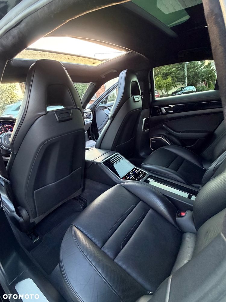 Porsche Panamera 4 E-Hybrid Executive - 24