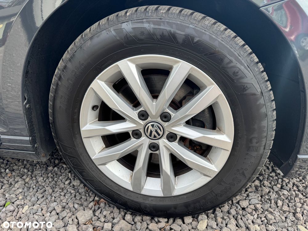 Volkswagen Passat - 25