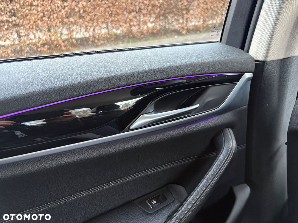 BMW Seria 5 520d xDrive Sport Line sport - 11