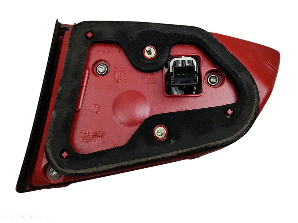 LAMPA LEWY TYŁ W KLAPE VOLKSWAGEN PASSAT B7 (2010-2014) 3AF945307 - 2