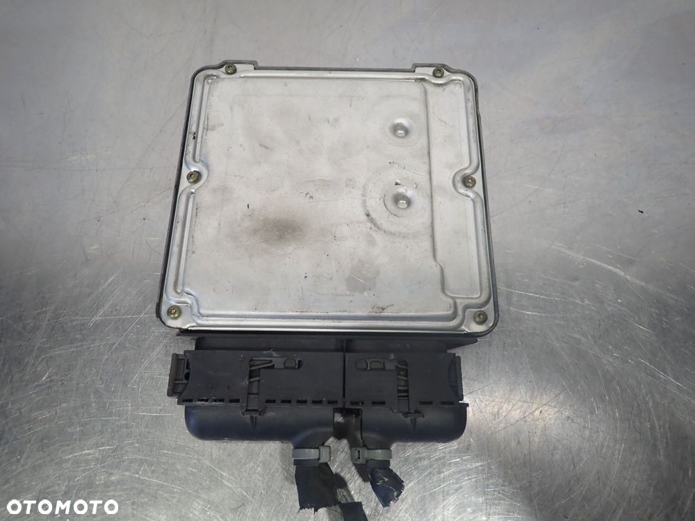 KOMPUTER SILNIKA VOLKSWAGEN TOURAN 1.9 - 3