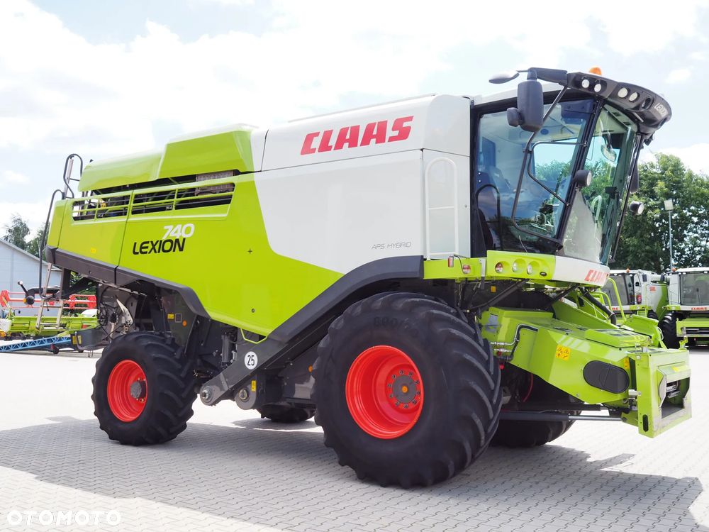 Claas Lexion 740 4x4 + V680 - 5