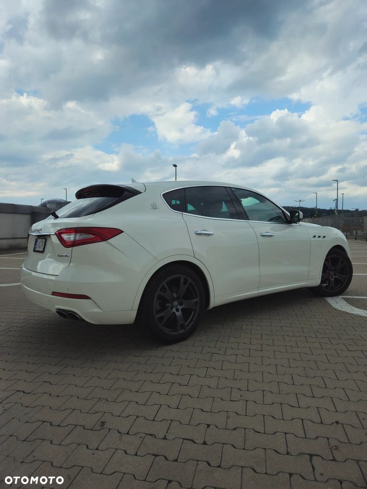 Maserati Levante - 5