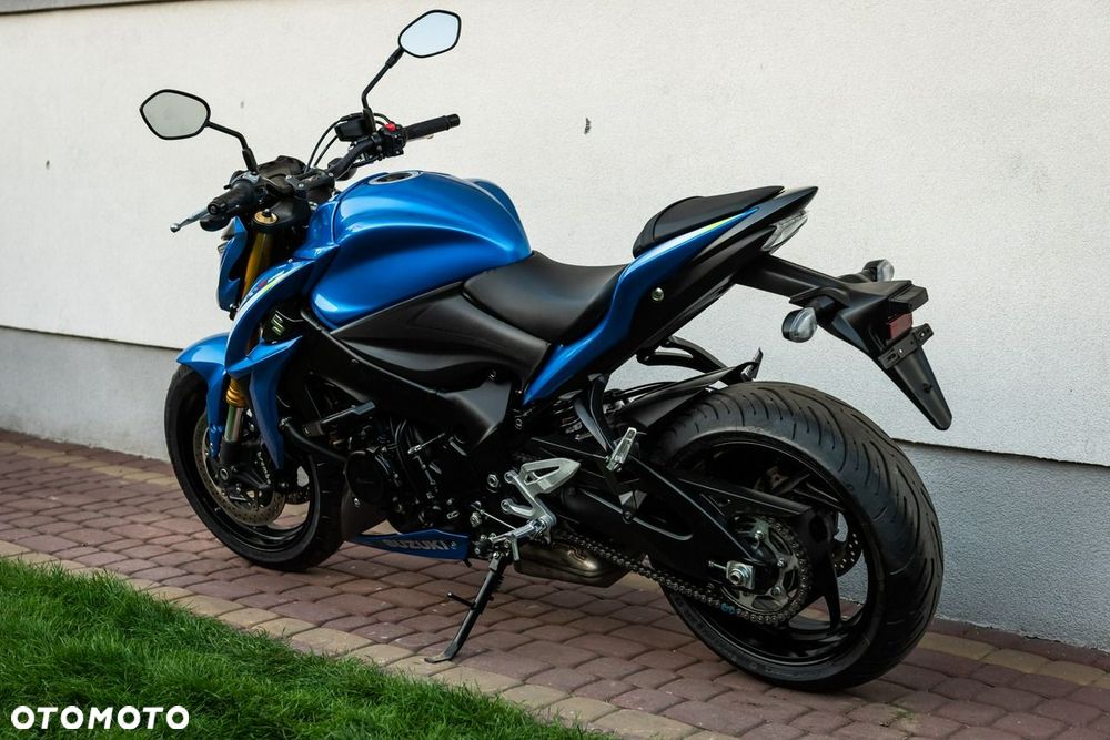 Suzuki GSX - 4