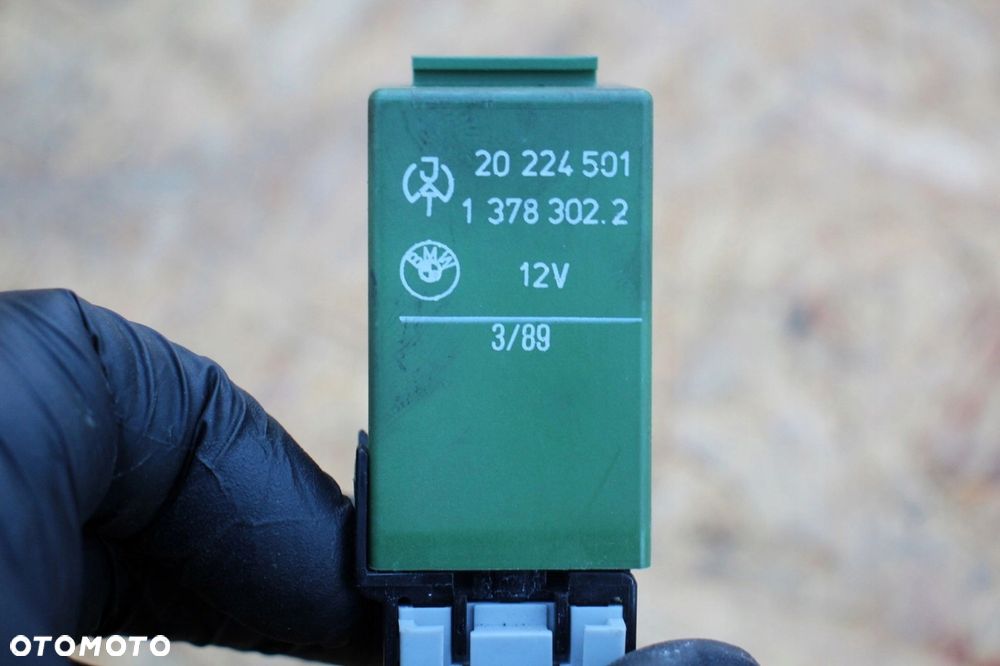 Przekaźnik BMW e31 e32 e34 zielony 1378302 - 2