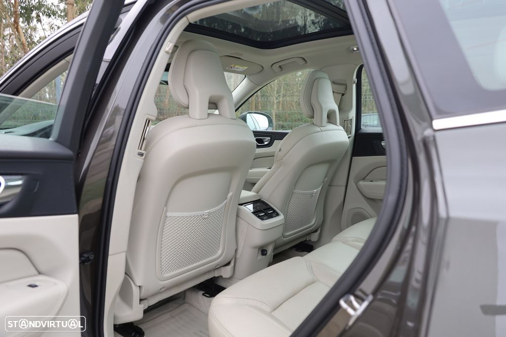 Volvo XC 60 2.0 D4 Inscription AWD Geartronic - 11