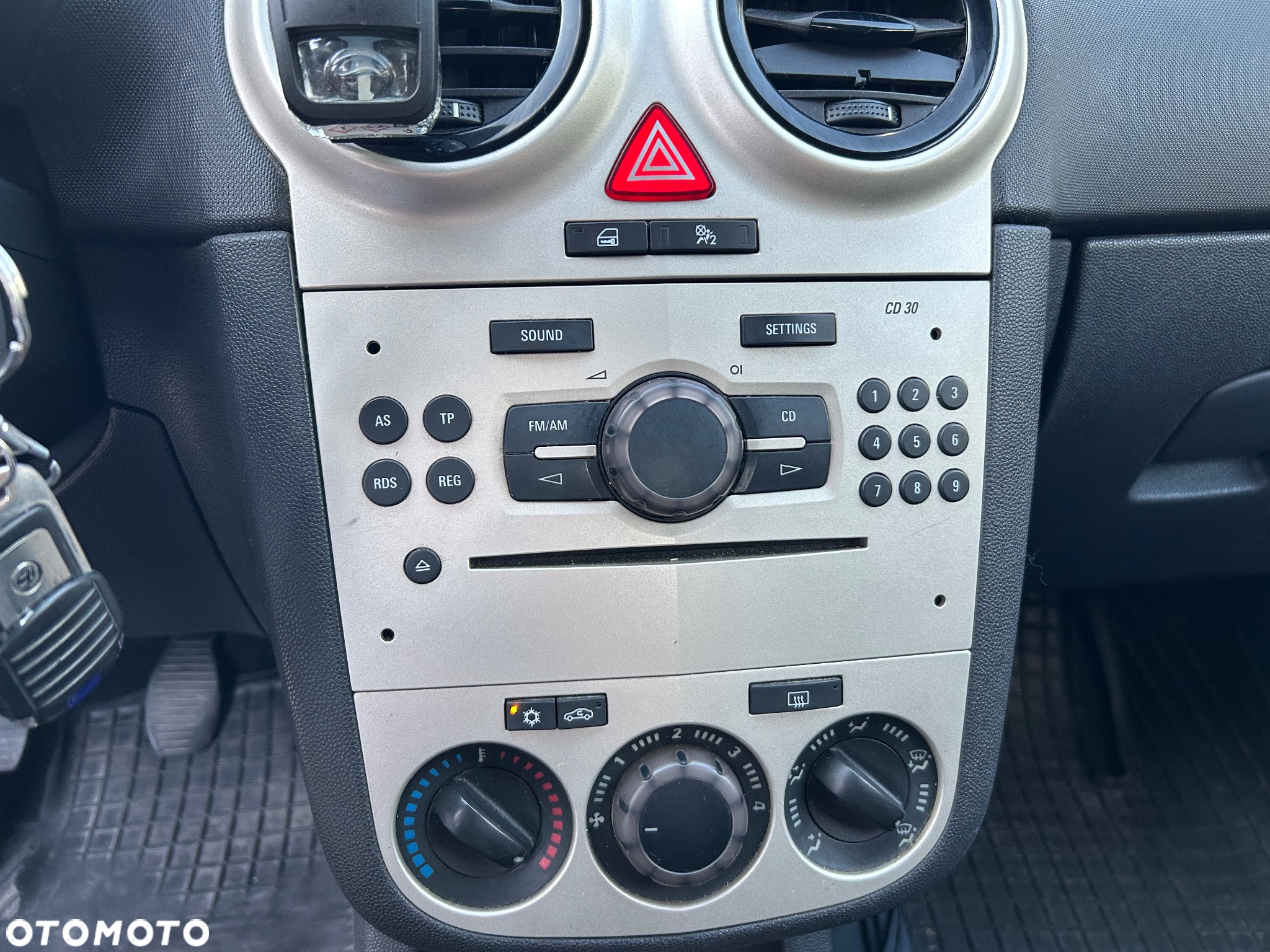 Opel Corsa 1.3 CDTI Essentia - 14