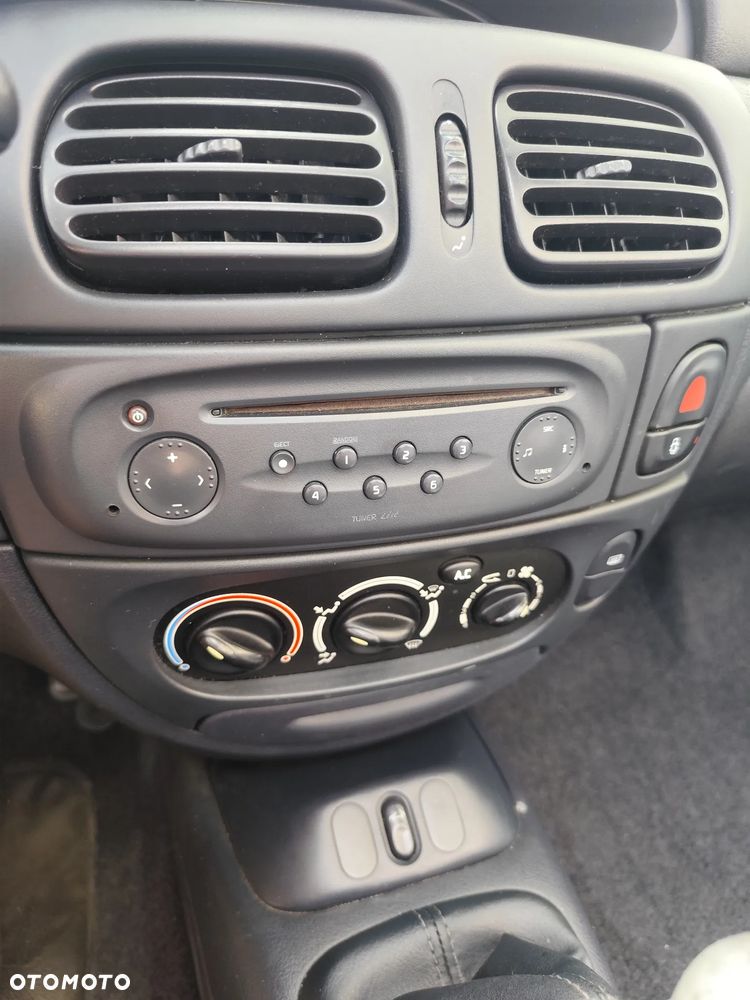 Renault Megane 1.6 Privilege - 14