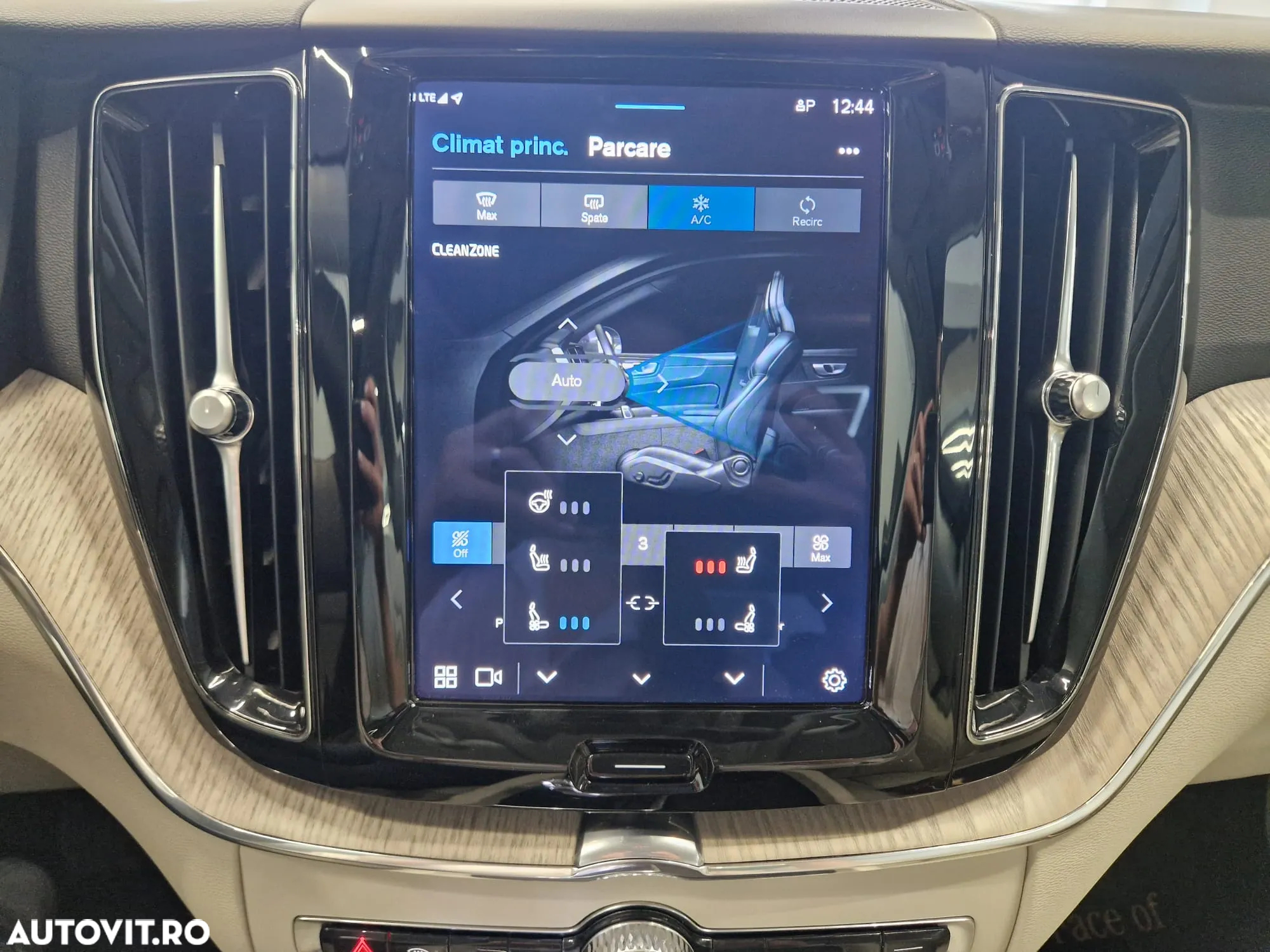 Volvo XC 60 T6 AWD Recharge Geartronic Inscription - 31