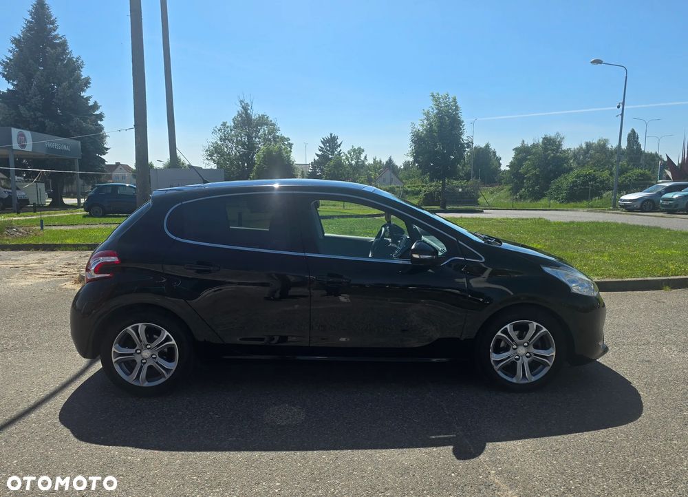 Peugeot 208 95 VTI Allure - 6