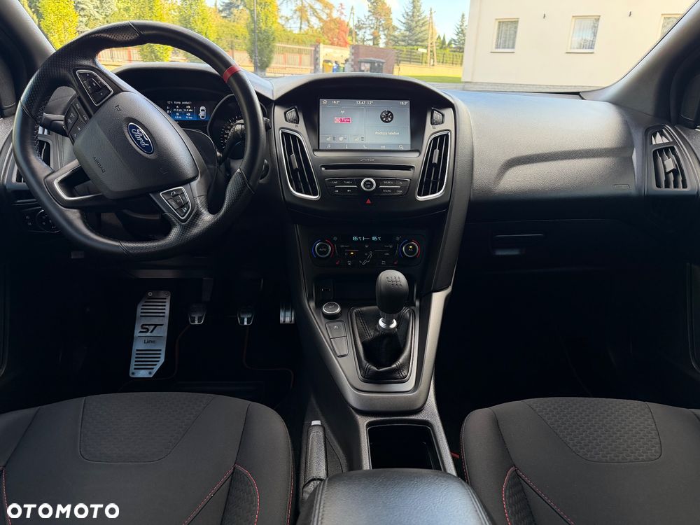 Ford Focus 1.5 EcoBoost ST-Line - 29