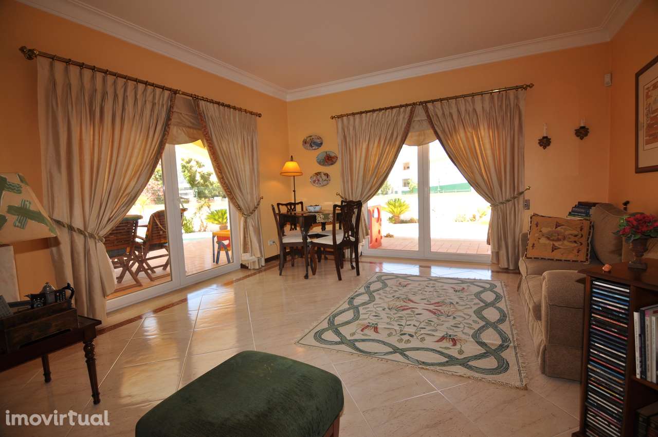 Moradia T6 com piscina entre Portimão e Rocha - 2 Km da praia do Vau - Grande imagem: 4/60