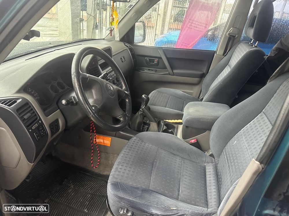 Mitsubishi Pajero 3.2 DI-D GLS TA Longo - 9