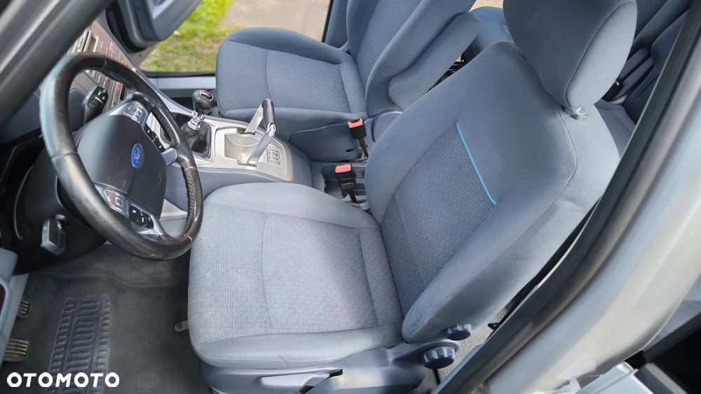 Ford Galaxy - 16