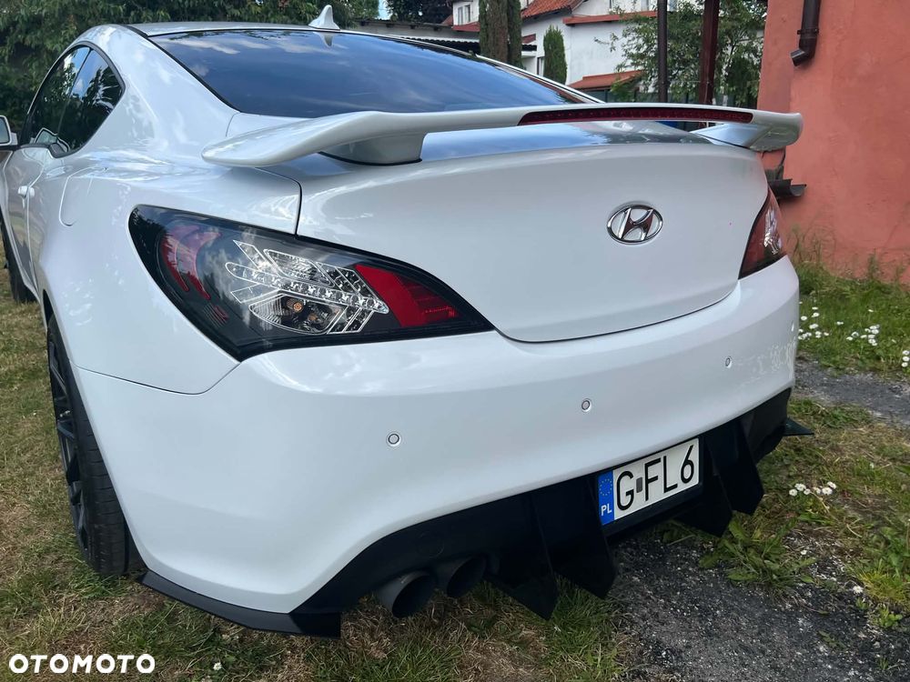 Hyundai Genesis Coupe - 8